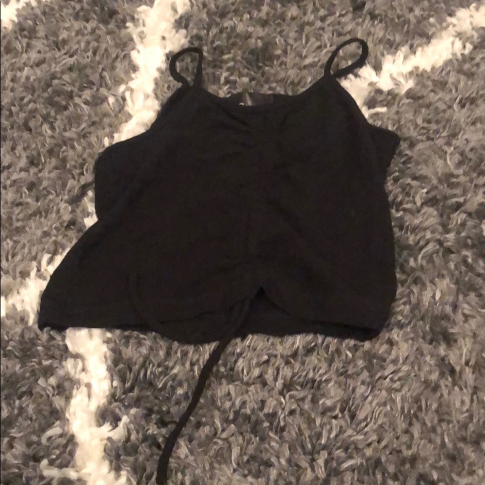 black cropped tank